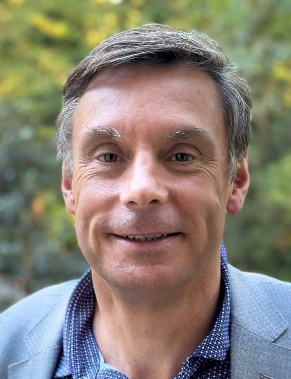 dan george 2025 glam shot