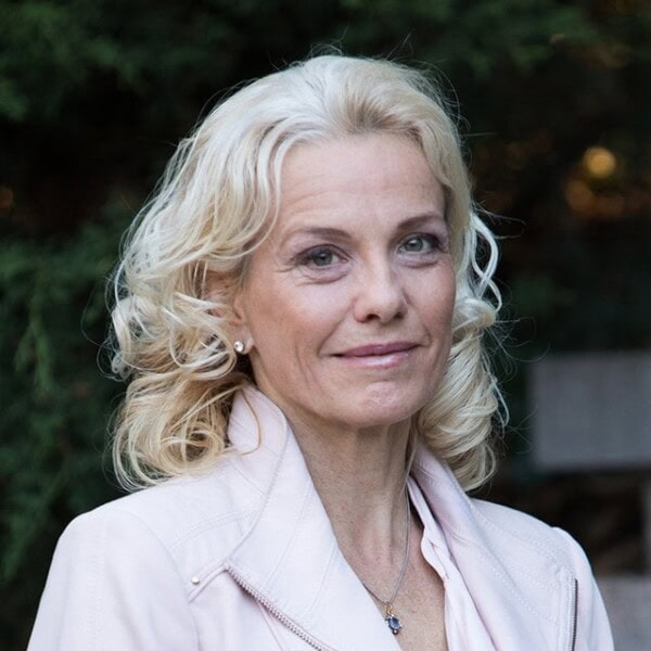 dr pamela munster md 320x320 2x